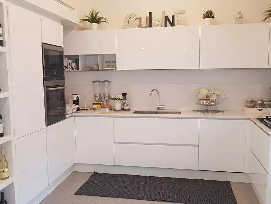 Immagine 7 di Appartamento in vendita  a Massa