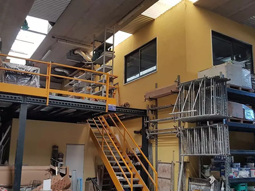 Immagine 6 di Capannone industriale in vendita  a Massa