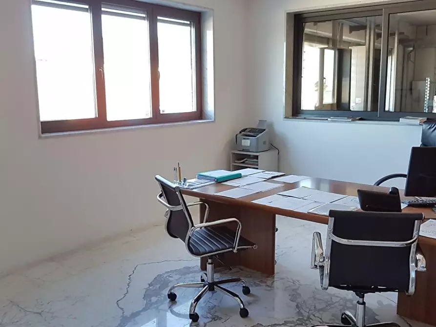 Immagine 10 di Capannone industriale in vendita  a Massa