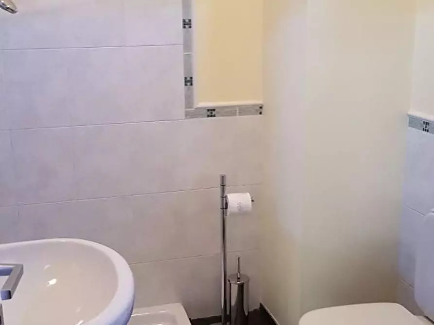 Immagine 14 di Capannone industriale in vendita  a Massa