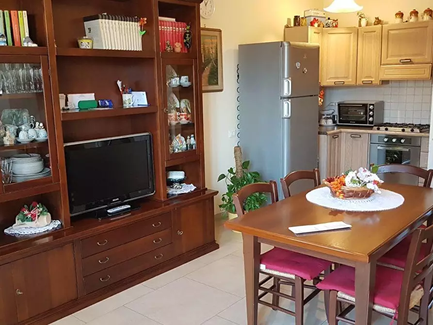 Immagine 6 di Appartamento in vendita  a Massa