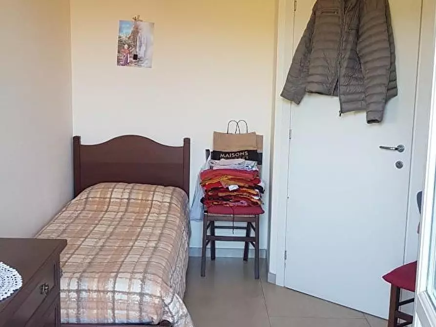 Immagine 10 di Appartamento in vendita  a Massa