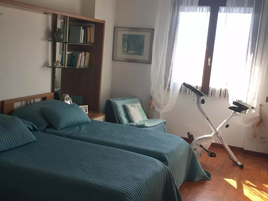 Immagine 8 di Mansarda in vendita  a Massa