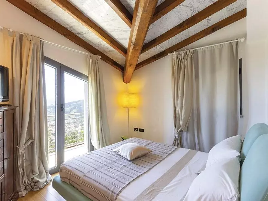 Immagine 20 di Casa bifamiliare in vendita  a Massa