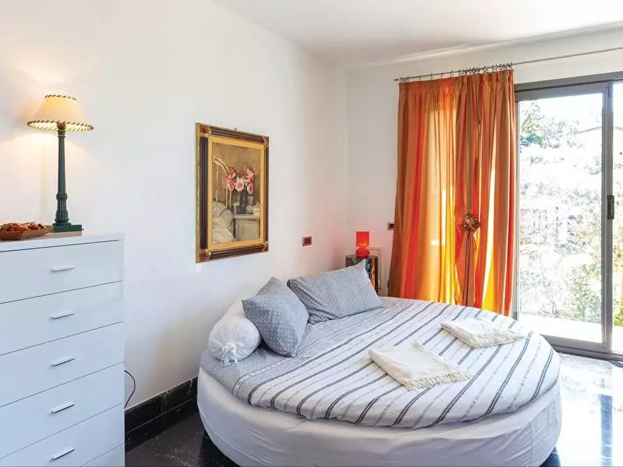 Immagine 9 di Casa bifamiliare in vendita  a Massa