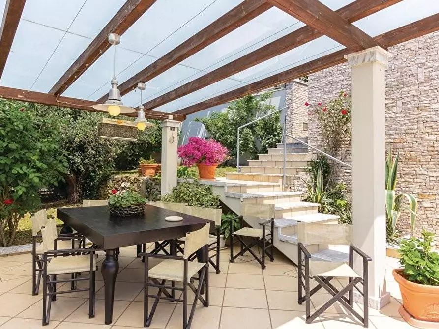 Immagine 3 di Casa bifamiliare in vendita  a Massa