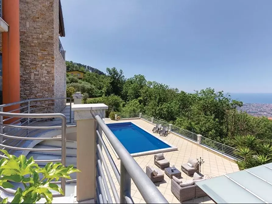 Immagine 32 di Casa bifamiliare in vendita  a Massa