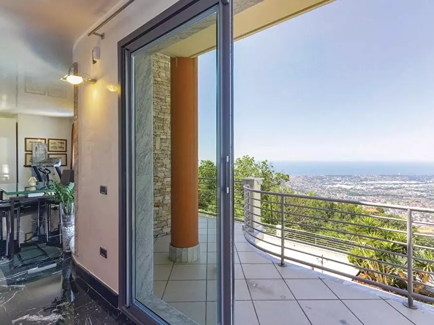 Immagine 12 di Casa bifamiliare in vendita  a Massa