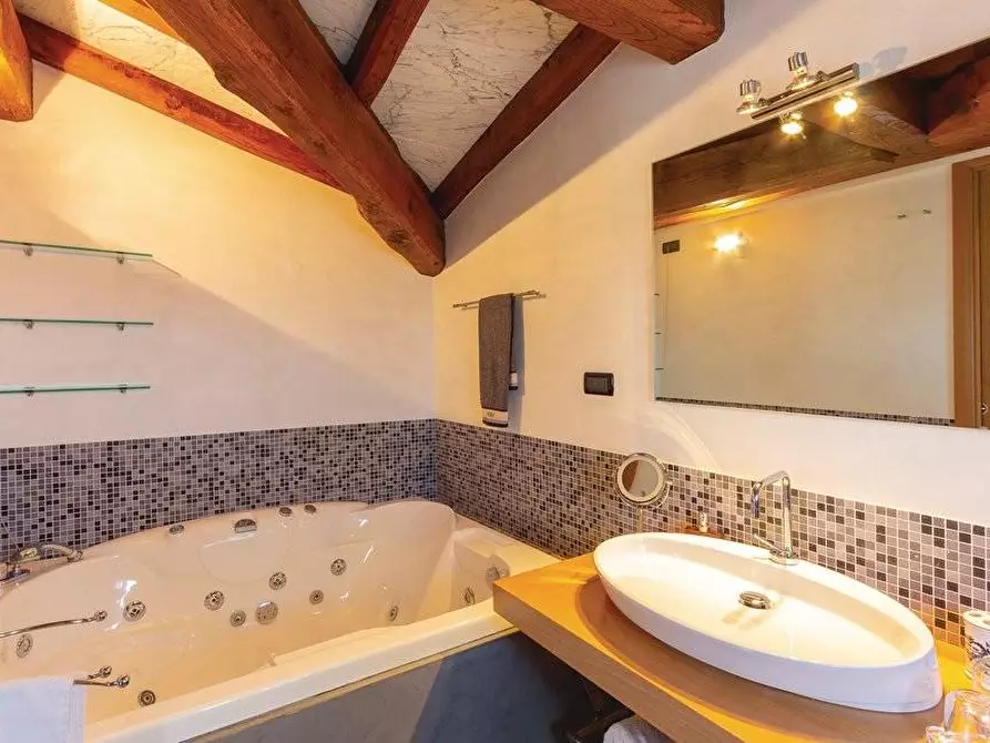 Immagine 27 di Casa bifamiliare in vendita  a Massa