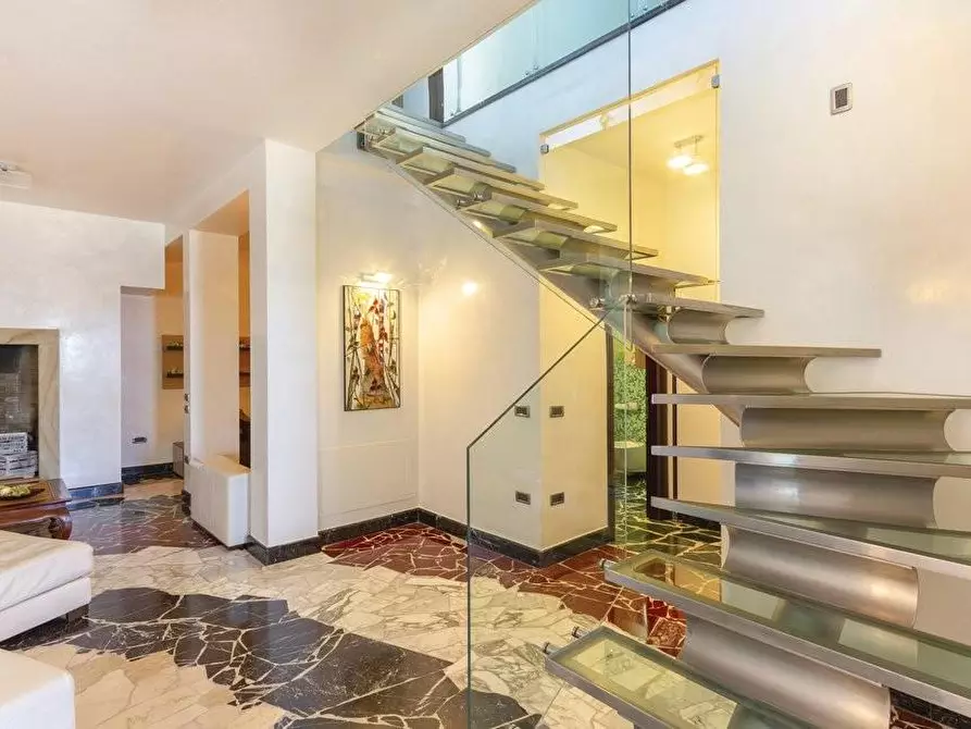 Immagine 15 di Casa bifamiliare in vendita  a Massa