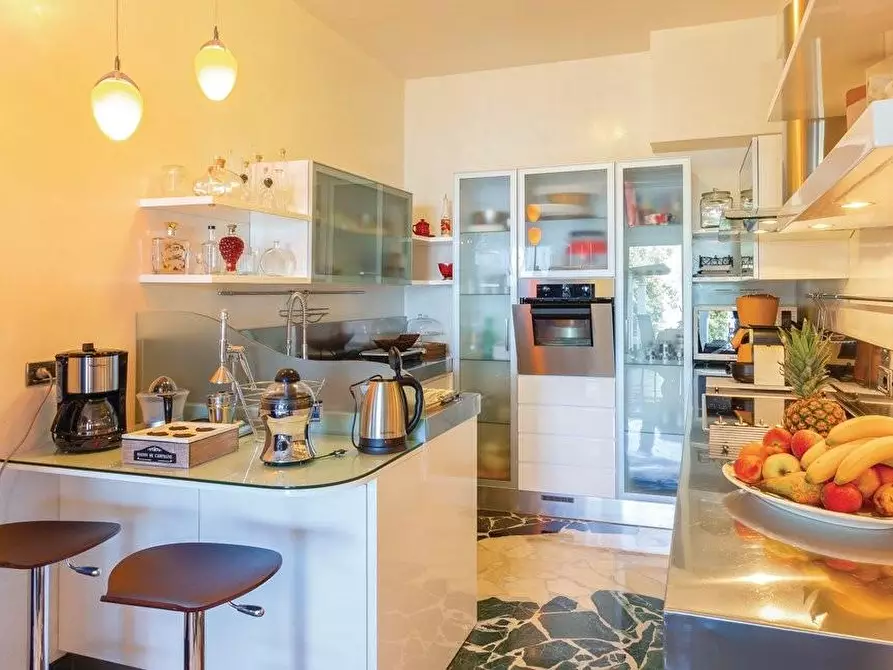 Immagine 13 di Casa bifamiliare in vendita  a Massa