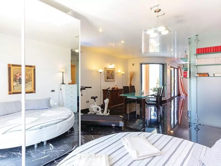 Immagine 10 di Casa bifamiliare in vendita  a Massa