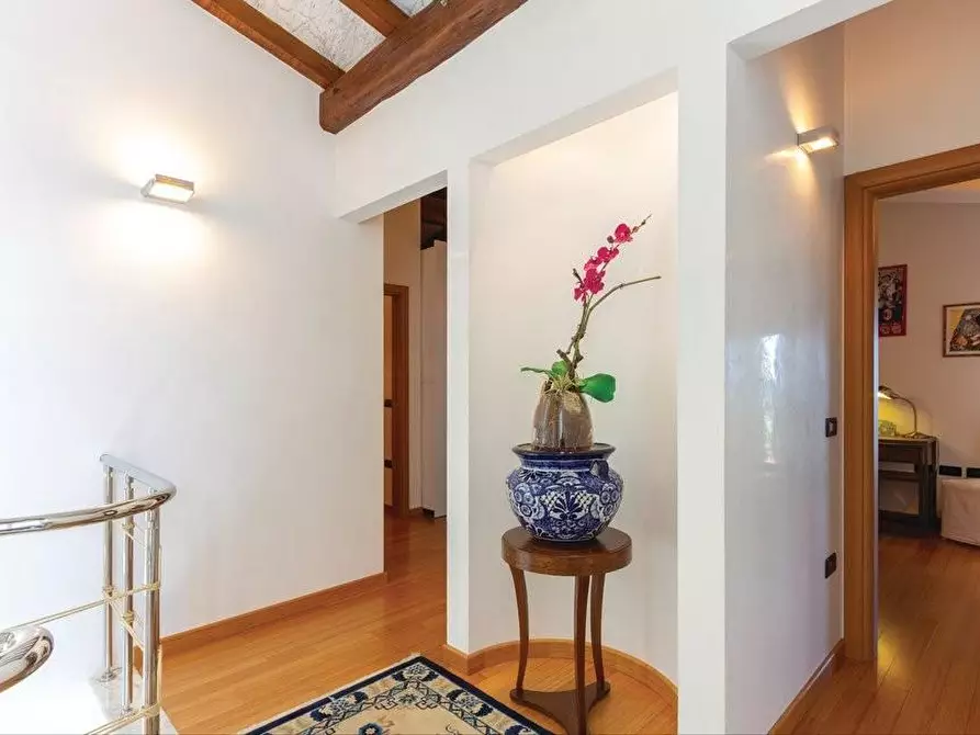 Immagine 17 di Casa bifamiliare in vendita  a Massa