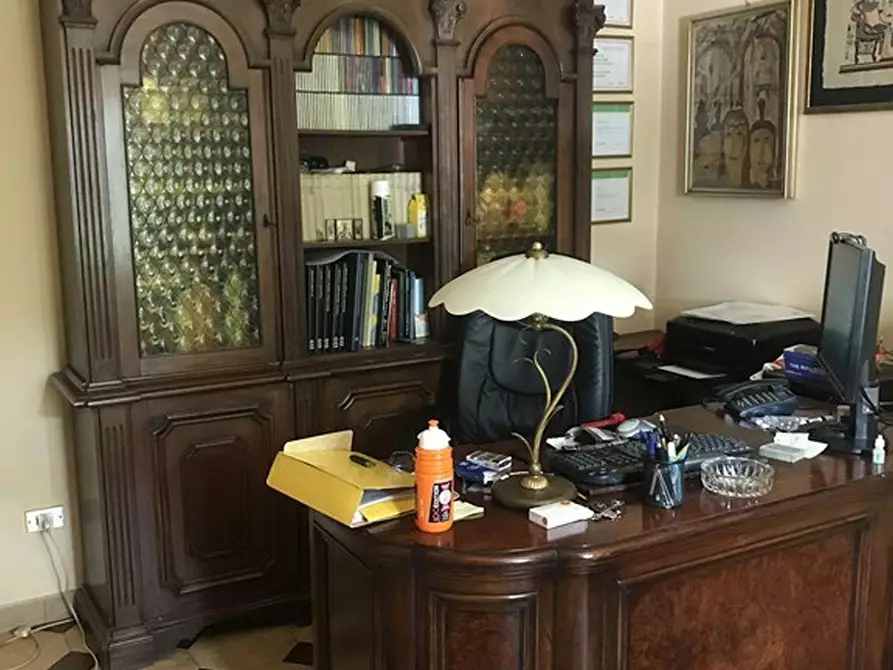 Immagine 7 di Villa in vendita  a Massa