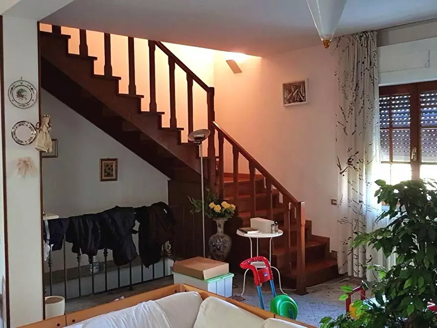 Immagine 3 di Casa indipendente in vendita  a Massa