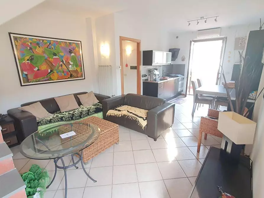 Immagine 4 di Appartamento in vendita  a Massa