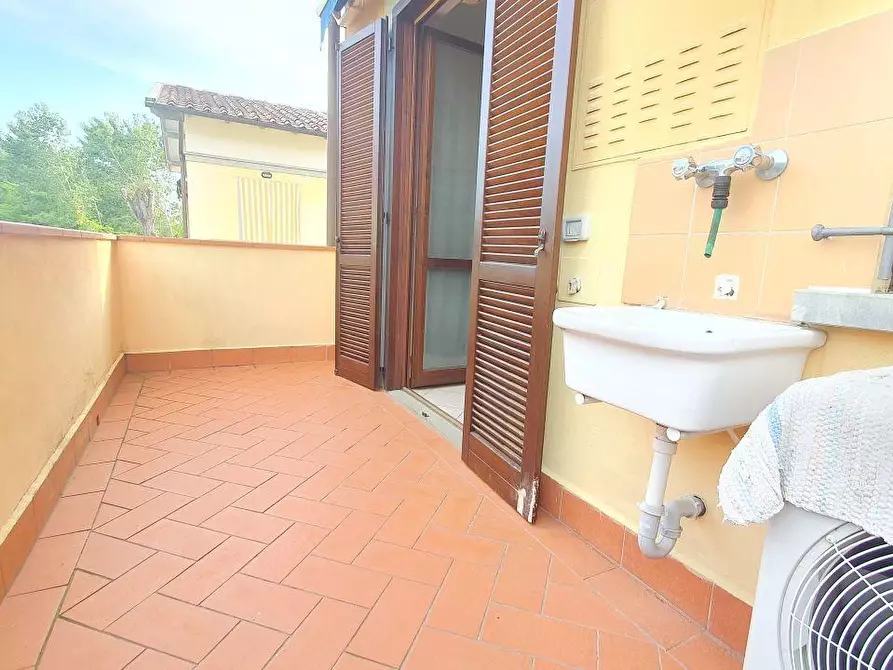 Immagine 7 di Appartamento in vendita  a Massa