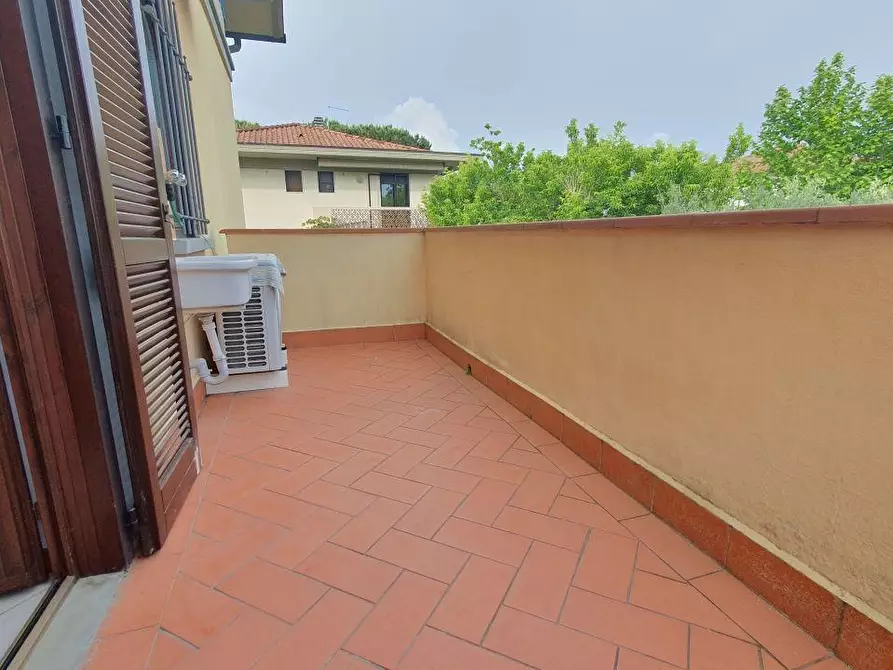 Immagine 8 di Appartamento in vendita  a Massa