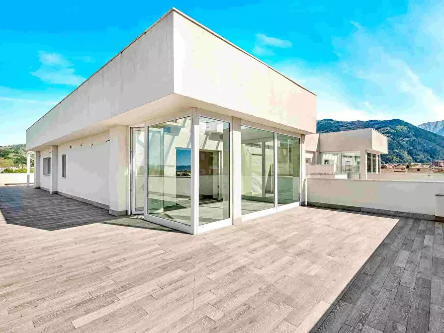 Immagine 5 di Mansarda in vendita  a Massa