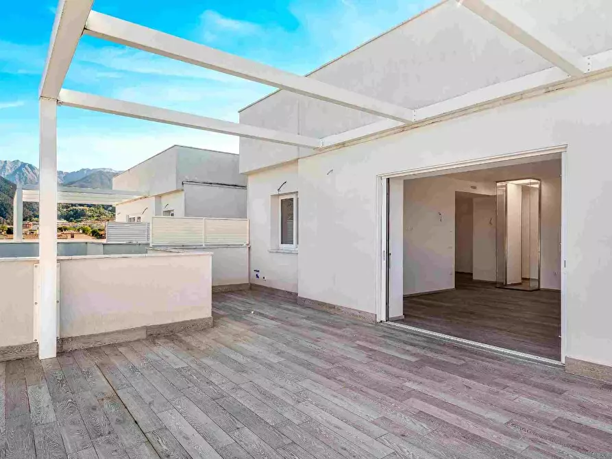 Immagine 3 di Mansarda in vendita  a Massa