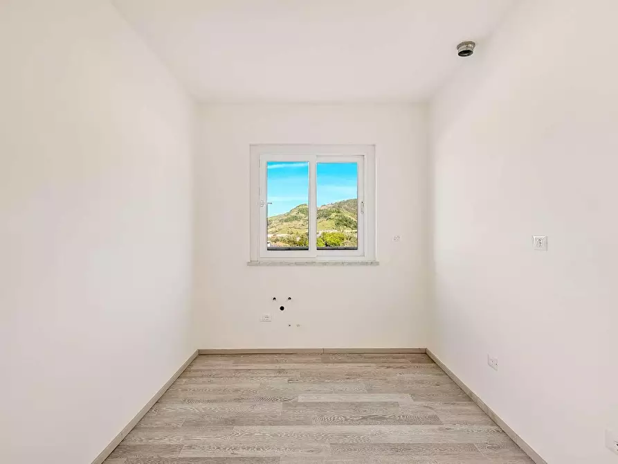 Immagine 15 di Mansarda in vendita  a Massa