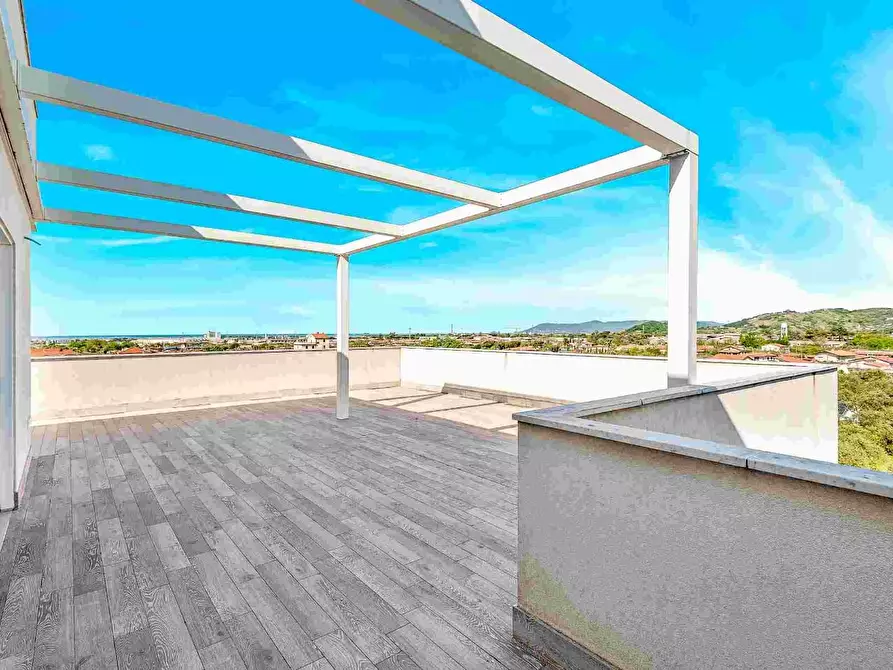 Immagine 2 di Mansarda in vendita  a Massa