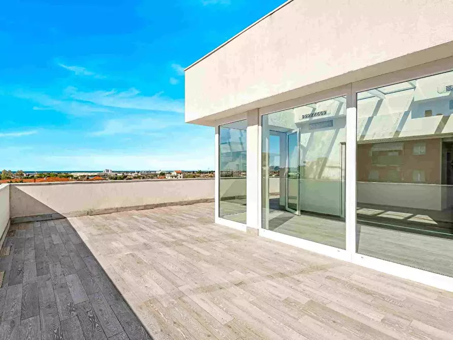 Immagine 6 di Mansarda in vendita  a Massa