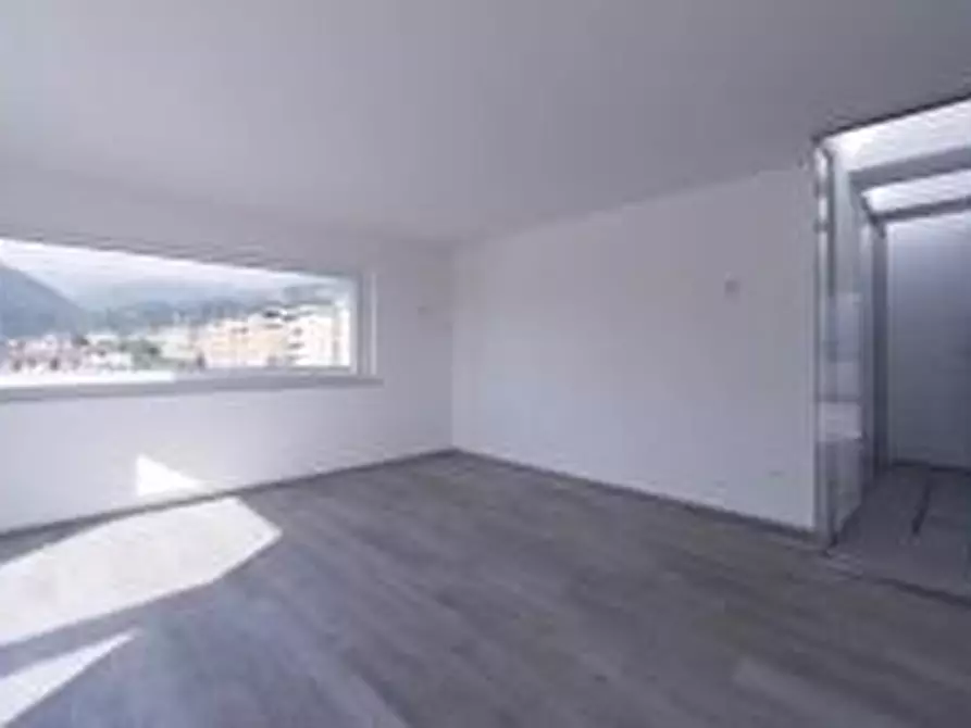 Immagine 34 di Mansarda in vendita  a Massa