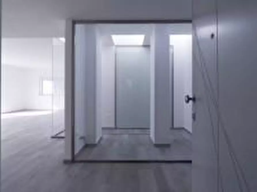 Immagine 32 di Mansarda in vendita  a Massa