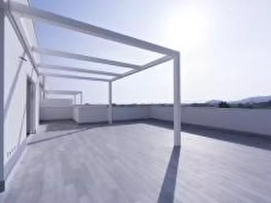 Immagine 31 di Mansarda in vendita  a Massa