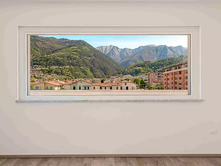 Immagine 20 di Mansarda in vendita  a Massa