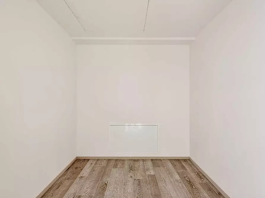 Immagine 25 di Mansarda in vendita  a Massa