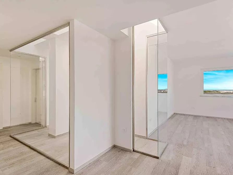 Immagine 12 di Mansarda in vendita  a Massa