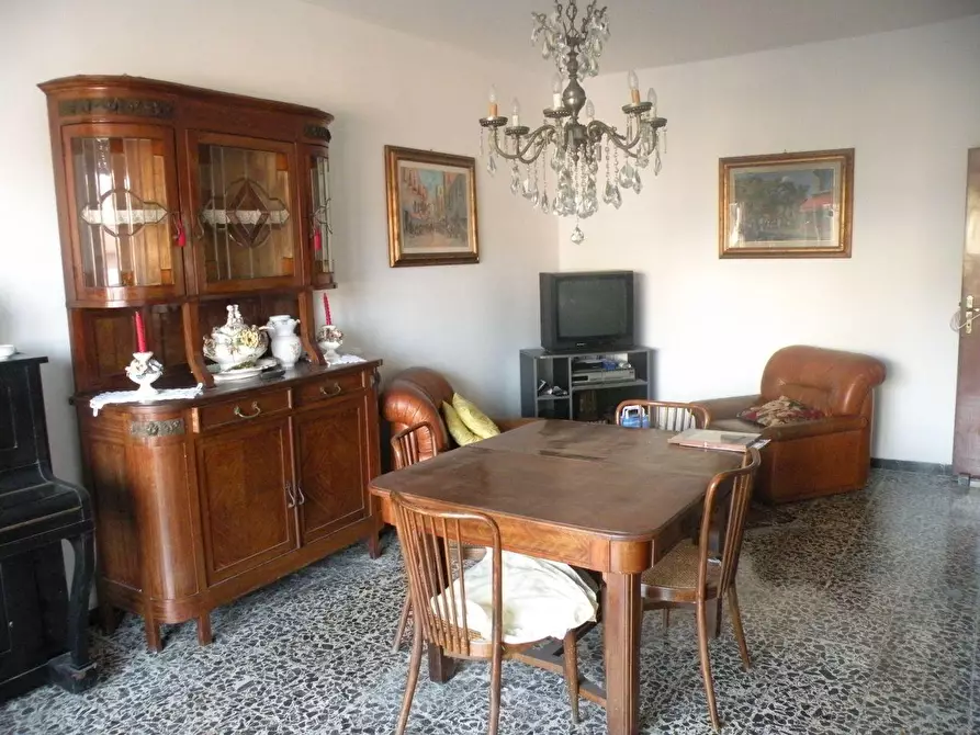 Immagine 3 di Appartamento in vendita  a Massa