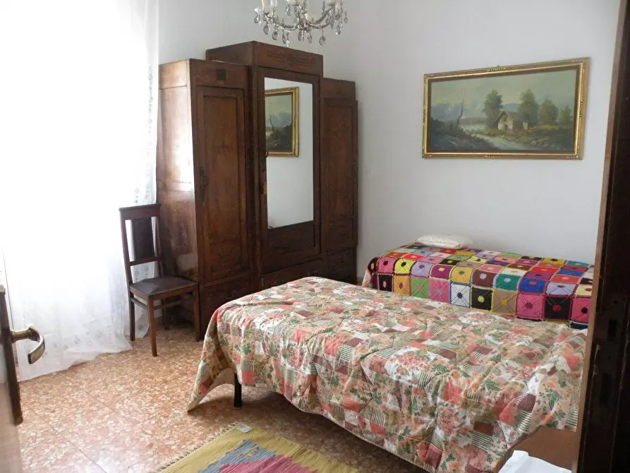 Immagine 10 di Appartamento in vendita  a Massa