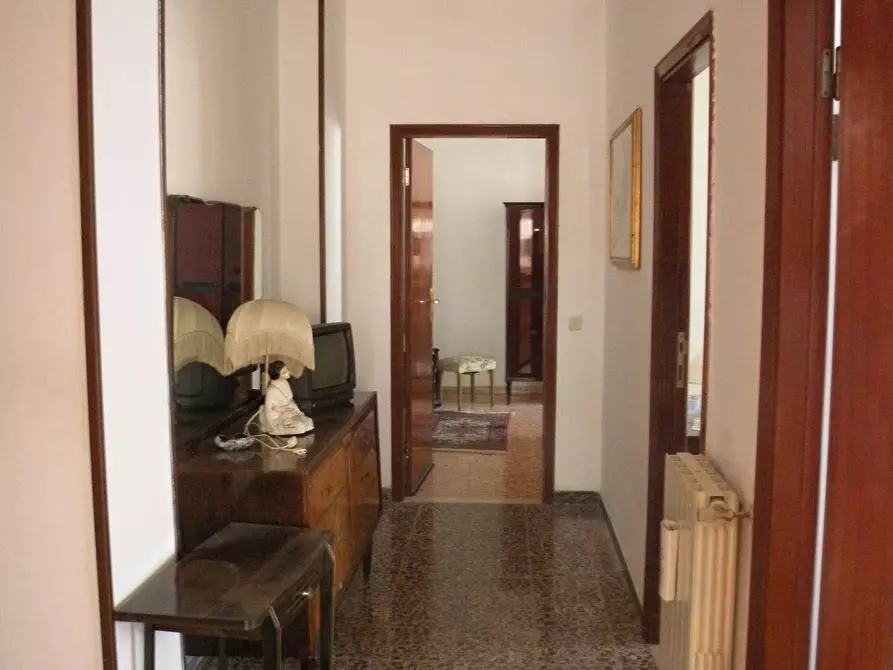 Immagine 15 di Appartamento in vendita  a Massa