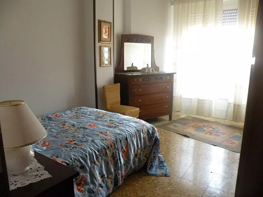 Immagine 11 di Appartamento in vendita  a Massa