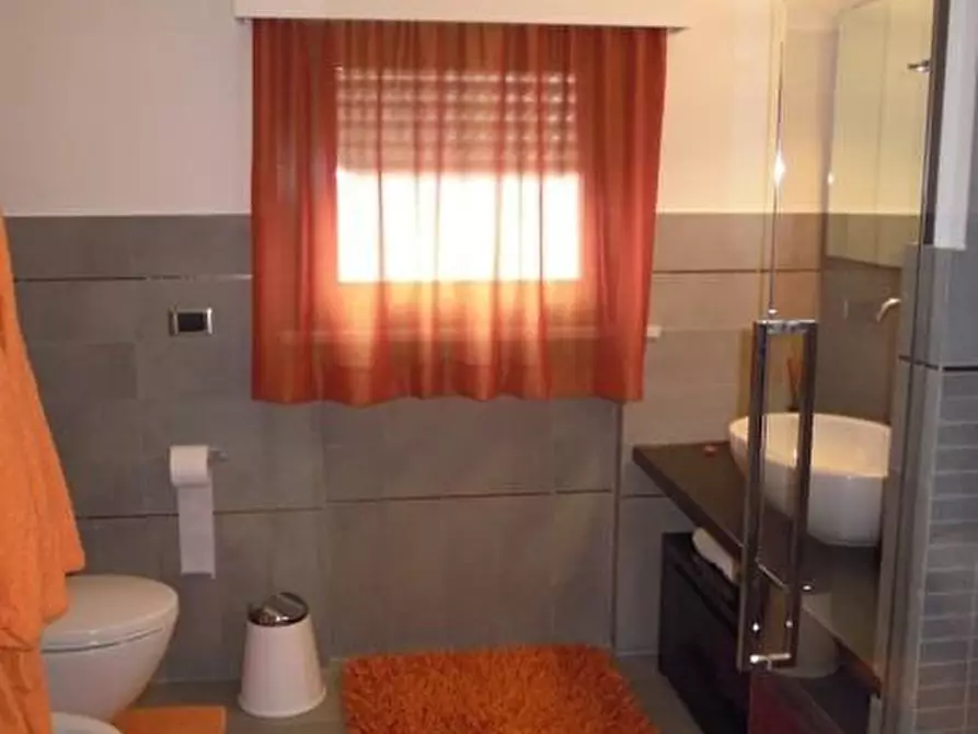 Immagine 25 di Appartamento in vendita  a Massa