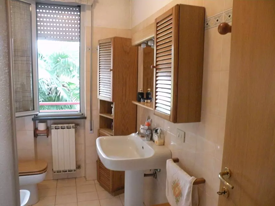 Immagine 13 di Appartamento in vendita  a Massa