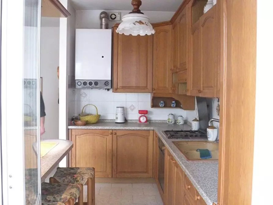 Immagine 5 di Appartamento in vendita  a Massa