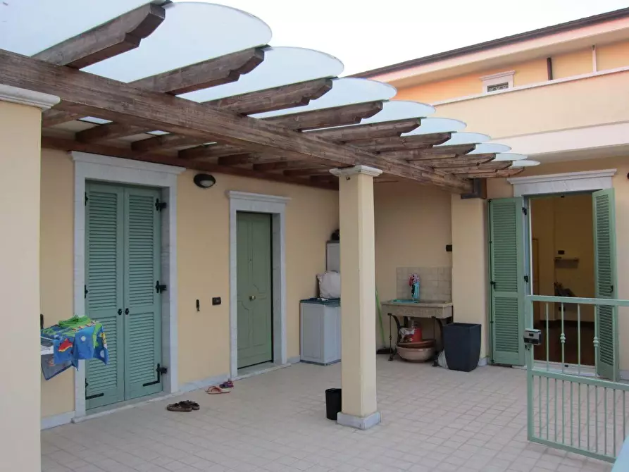 Immagine 13 di Appartamento in vendita  a Massa