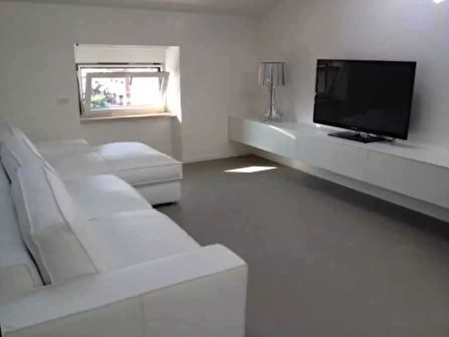 Immagine 3 di Mansarda in vendita  a Forte Dei Marmi