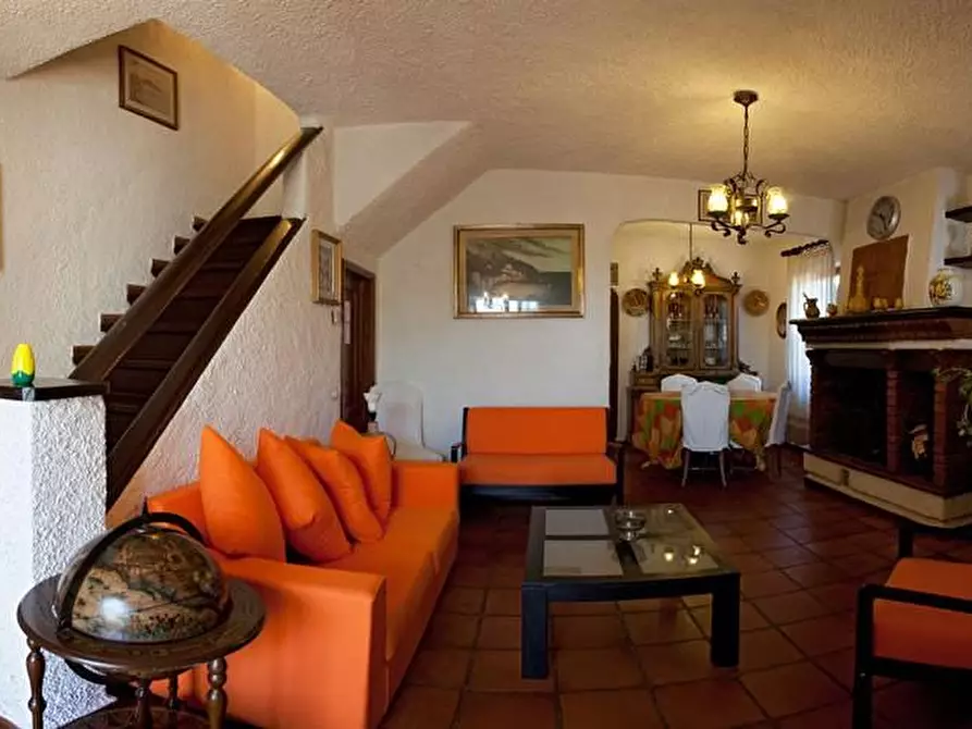 Immagine 6 di Villa in vendita  a Montignoso