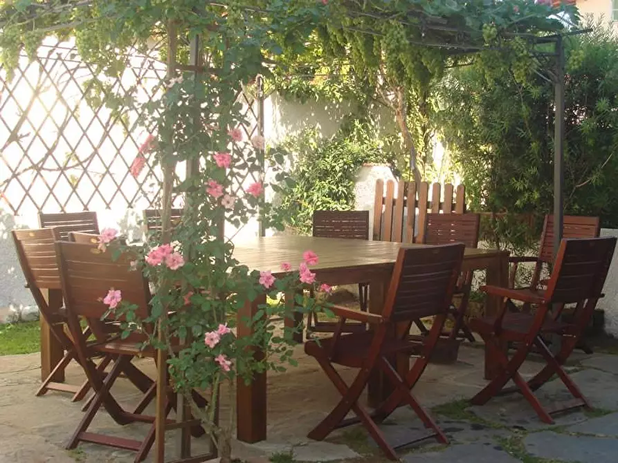 Immagine 5 di Villa in vendita  a Montignoso