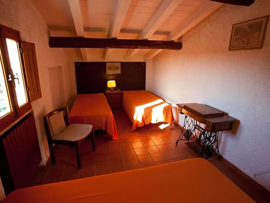 Immagine 13 di Villa in vendita  a Montignoso