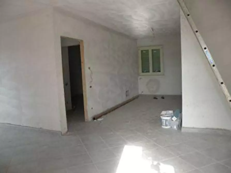 Immagine 6 di Appartamento in vendita  a Massa