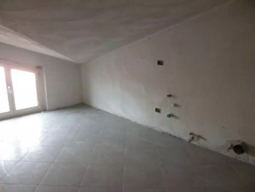 Immagine 10 di Appartamento in vendita  a Massa