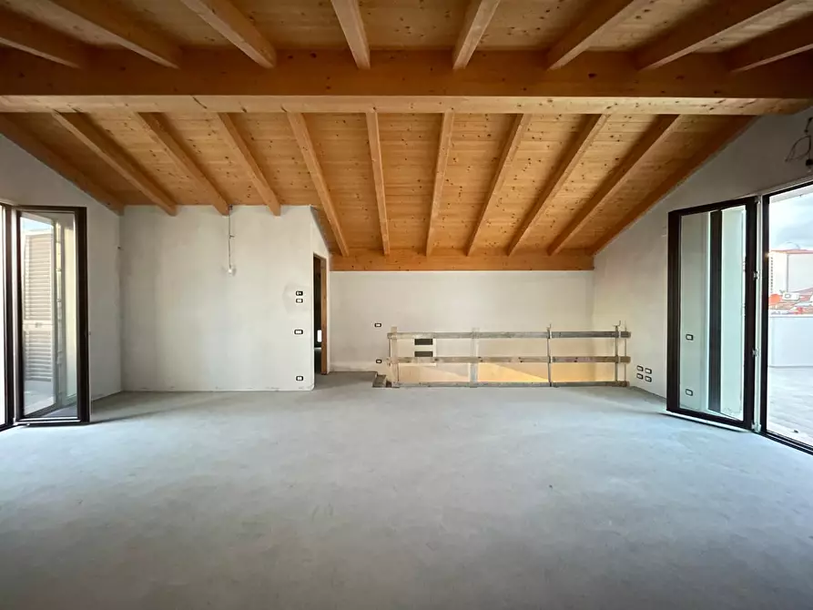 Immagine 9 di Mansarda in vendita  a Empoli