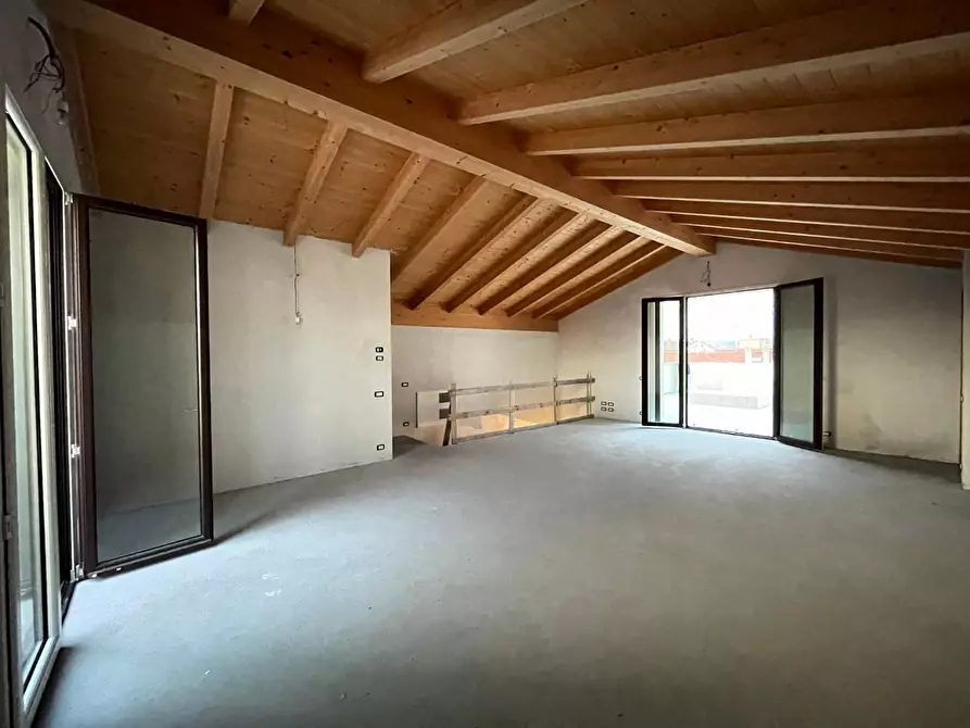 Immagine 12 di Mansarda in vendita  a Empoli