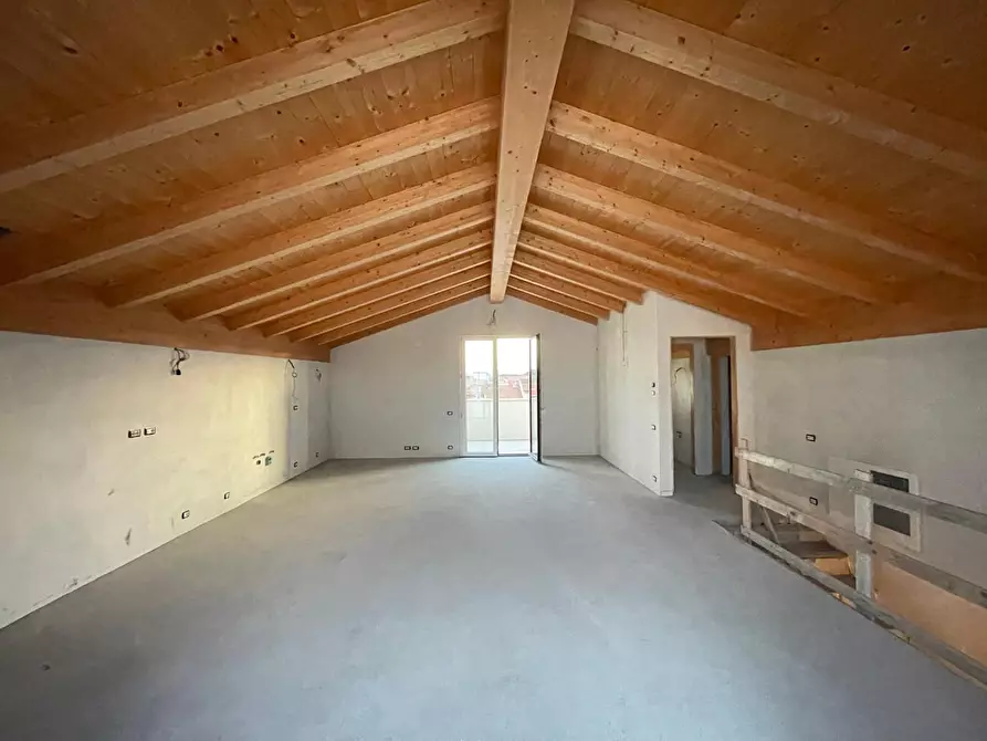 Immagine 7 di Mansarda in vendita  a Empoli